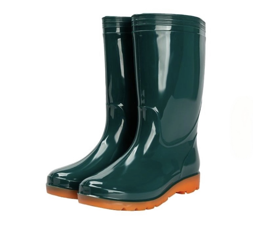 a038294d-0524-4309-9a89-028b2dc006ee_tamne-zelene-pvc-vodootporne-gumene-čizme-narandžaste-sole-protuklizne.jpg